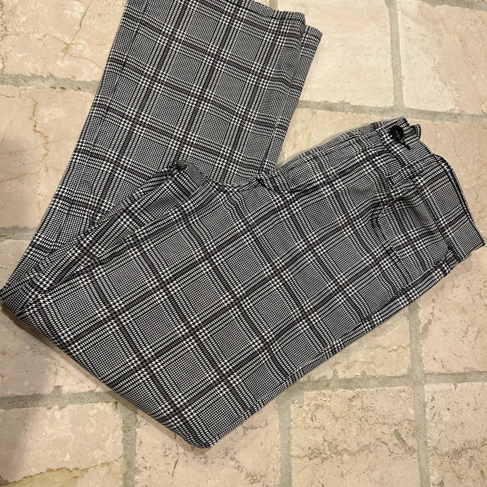 Joes Jeans brand Black, White & purple Plaid ankle bootcut Pants. Size 27